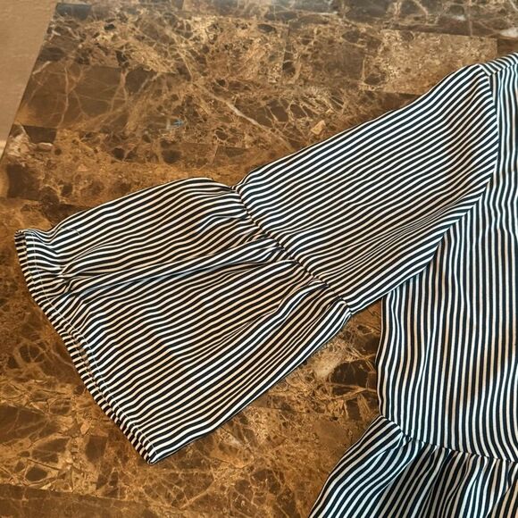 Time & Tru Womens Top Size M Navy Blue White Stripe Bell Sleeve Round Neck​ - Picture 6 of 8